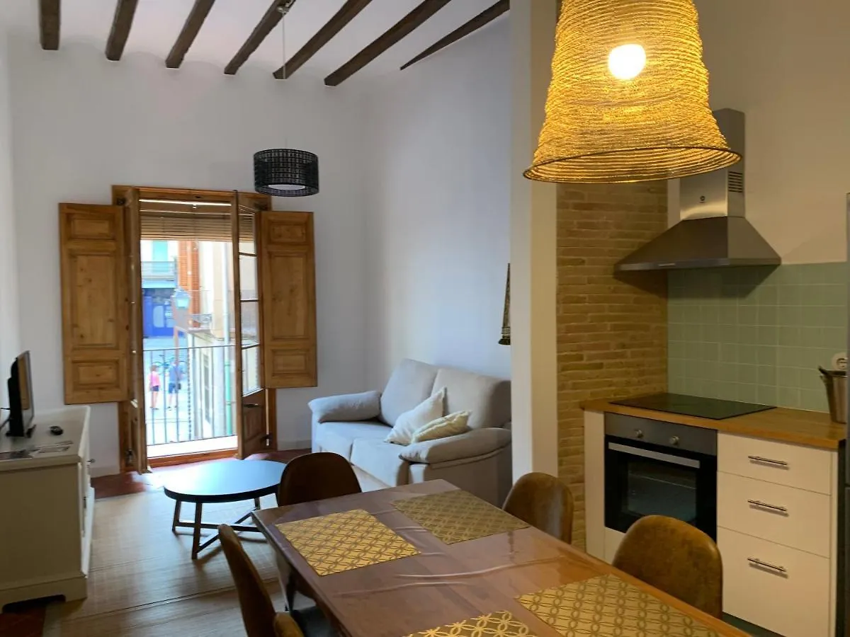Appartamento Casa Moner Loft edifici històric centre medieval de Castelló Castello  D'Empuries Spagna